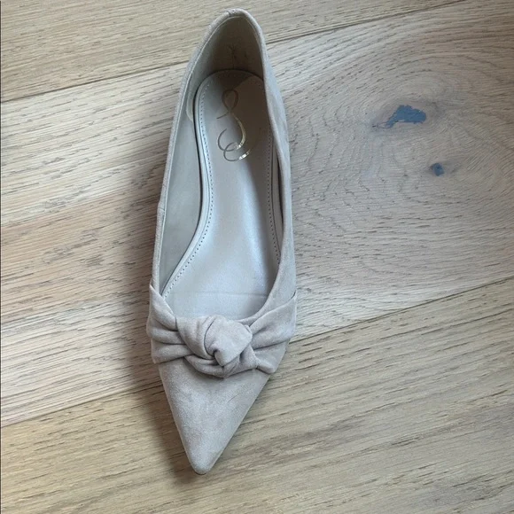 Sam Edelman | Cream Flats with Bow Accent - Picture 2 of 4